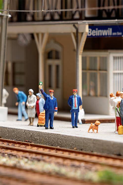 Faller H0 Bahnpersonal Bemalt, Stehend