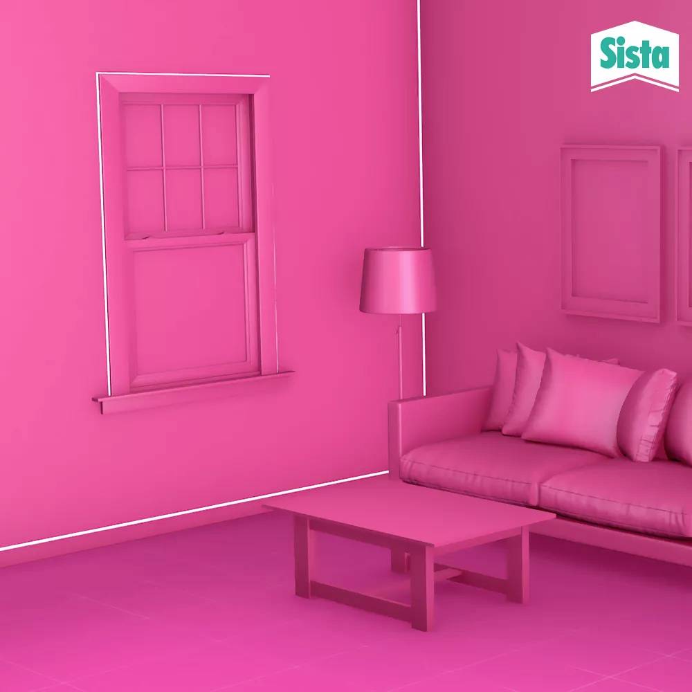 Ein Wohnzimmer komplett in leuchtendem Pink mit Sofa, Kissen, Stehlampe und Couchtisch. Ein Fenster links, Logo 'Sista' oben rechts.