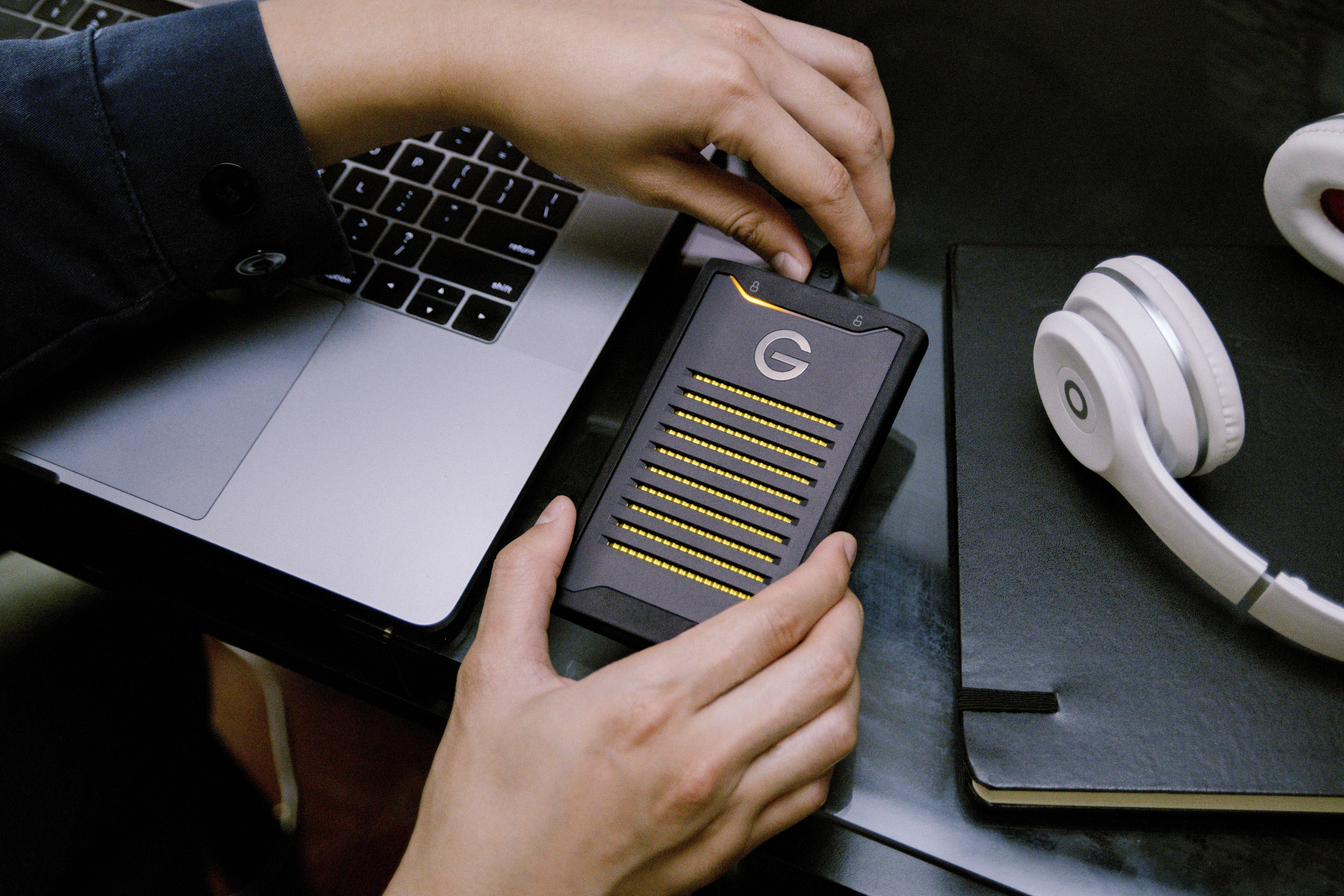 SanDisk Professional G-Drive ArmorLock SSD 4TB Externe SSD-Festplatte 6.35cm (2.5 Zoll) USB-C® Schwarz SDPS41A-004T-GBANB