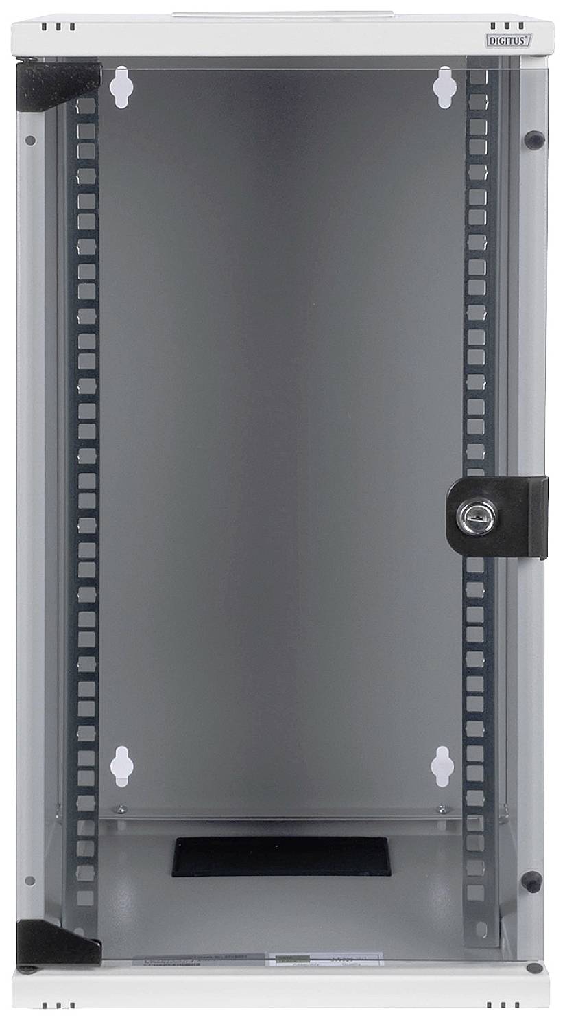 Ein leerer, grauer Netzwerkverteiler-Schrank mit Glastür und Metallschloss, geeignet für Server- oder Netzwerkgeräte.