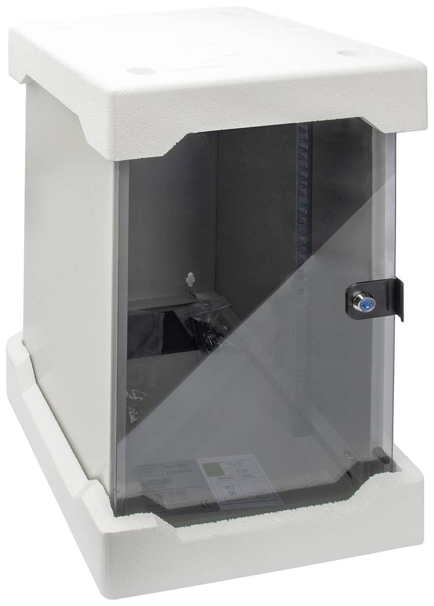 Ein weißes Wandgehäuse aus Kunststoff mit verglaster Tür und Schloss, geeignet für elektrische oder Netzwerkgeräte.