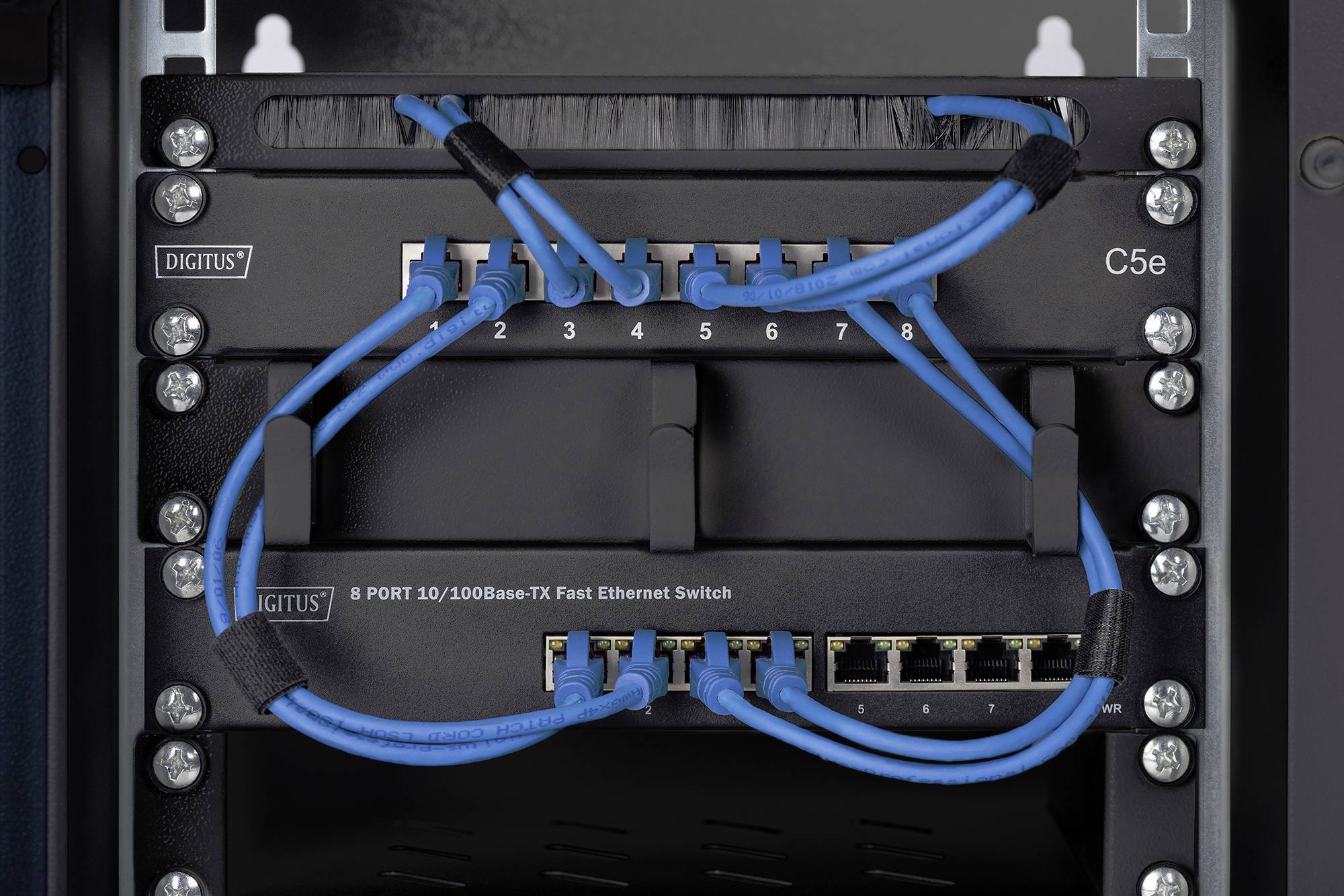 Digitus DN-10-TRAY-1-B 10 Zoll Netzwerkschrank-Geräteboden mit Lüftungsschlitzen, Perforiert Geeignet für Schranktiefe: ab 300mm