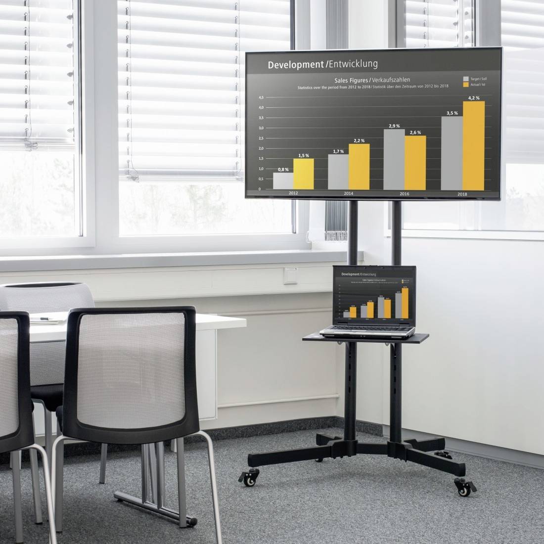 Hama Trolley TV-Rollwagen 81,3 cm (32") - 177,8 cm (70") Notebook-Ablage, Neigbar, Höhenverstellbar