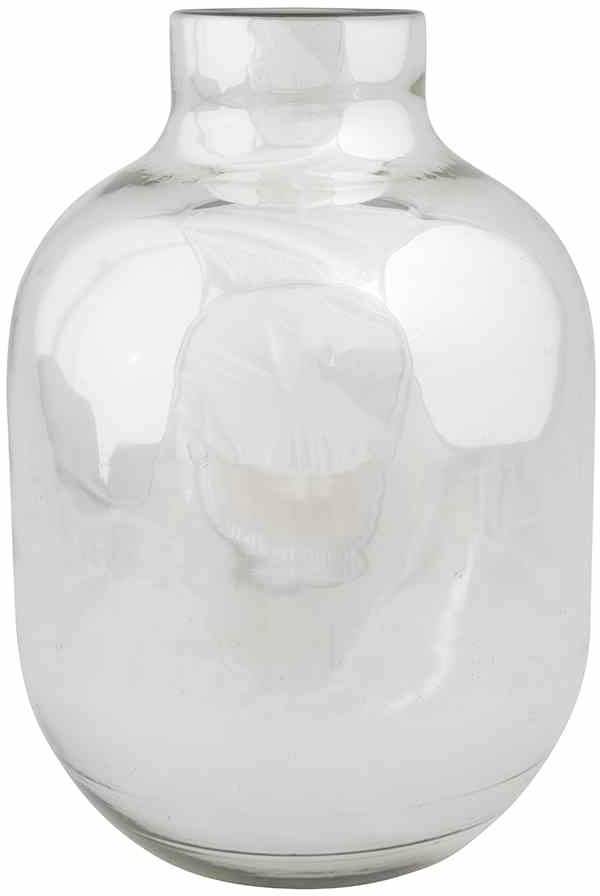 Eine glänzende, runde Glasvase mit glatter Oberfläche, reflektiert Licht, leer und ohne Dekorationen.