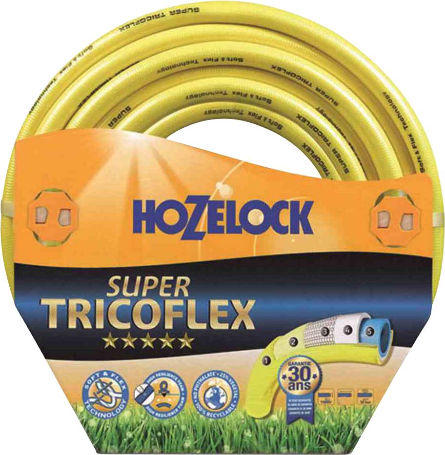 Ein gelber Gartenschlauch der Marke Hozelock, Modell Super Tricoflex. Verpackung zeigt Haltbarkeit und 30 Jahre Garantie.