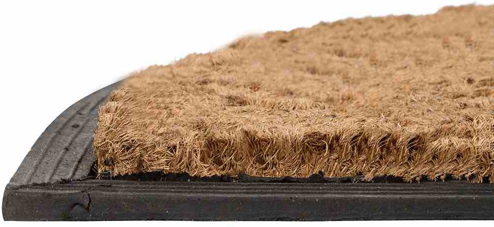 Fußmatte aus Kokosfasern mit schwarzem Gummirand. Nahaufnahme zeigt texturierte Oberfläche und robuste Umrandung.