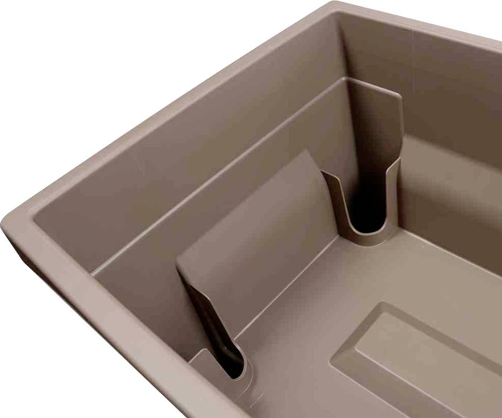 Braune Kunststoffkiste mit verstärkten Ecken und horizontalem Trennstück im Inneren. Geeignet zur Lagerung oder zum Transport.