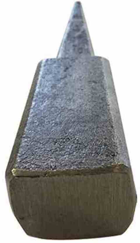 Ein Metallkeil mit rechteckiger Basis und spitz zulaufender Kante, verwendet zum Spalten oder Fixieren von Materialien.