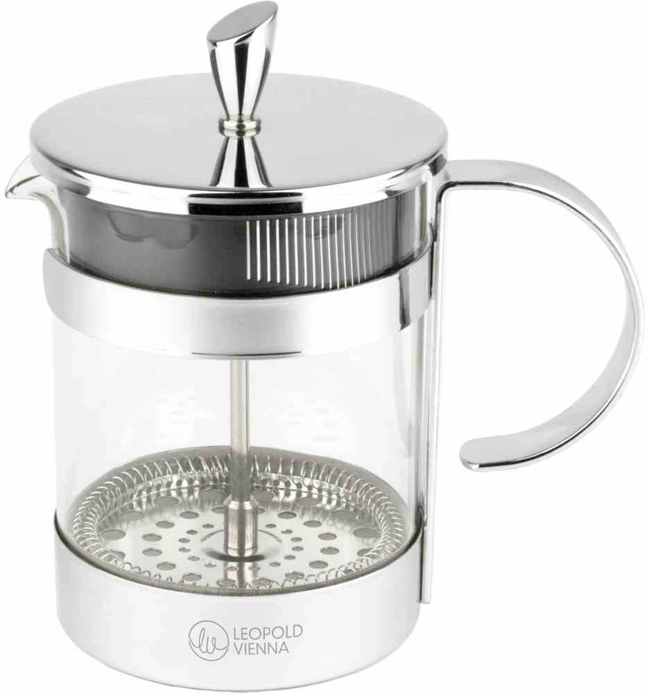 Eine silberne und gläserne French Press mit Sieb und Griff, auf der das Logo 'Leopold Vienna' sichtbar ist.