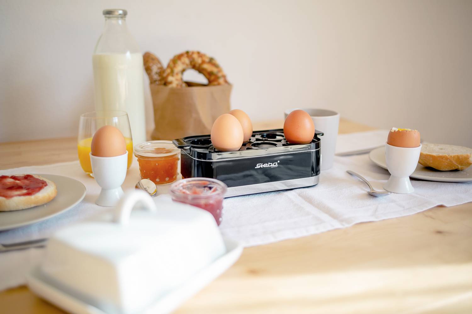 Steba EK 7 Eierkocher Kontrollleuchte, kabelgebunden, mit Eierstecher, mit Messbecher Schwarz, Edelstahl