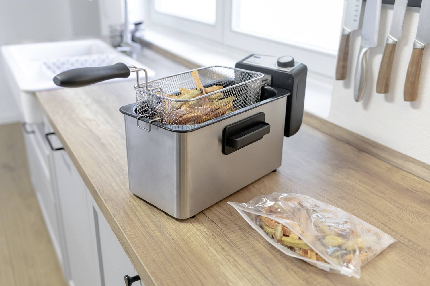 Steba DF 180 Fritteuse 3l 2000W Kontrollleuchte, kabelgebunden, stufenloser Temperaturregler Edelstahl, Schwarz