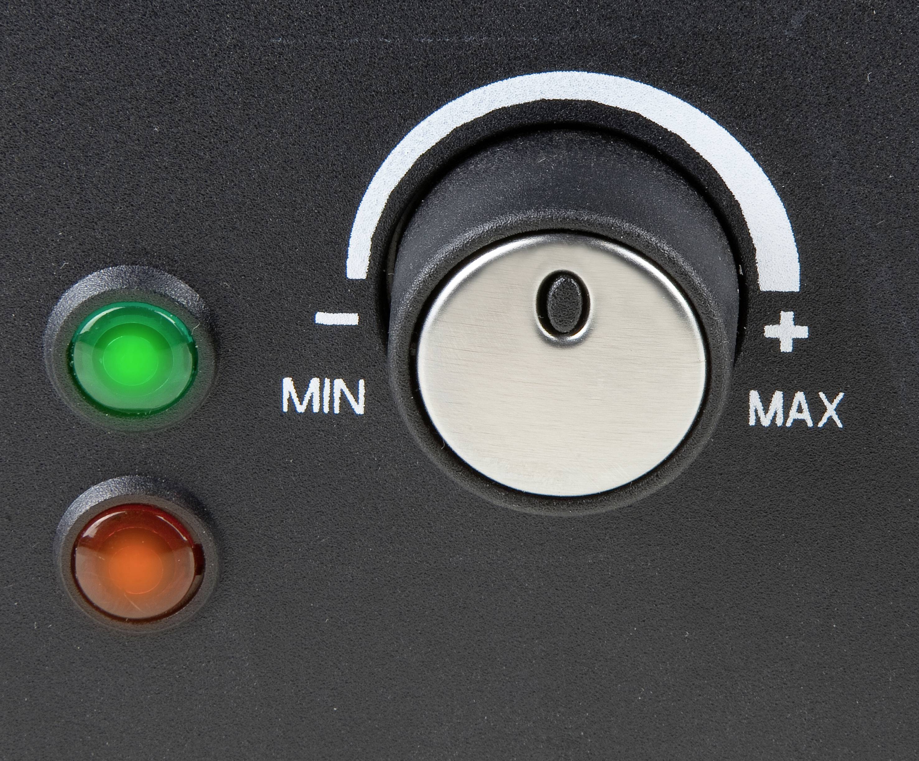 Ein Lautstärkeregler mit MIN- und MAX-Markierungen. Zwei Leuchten: grün für 