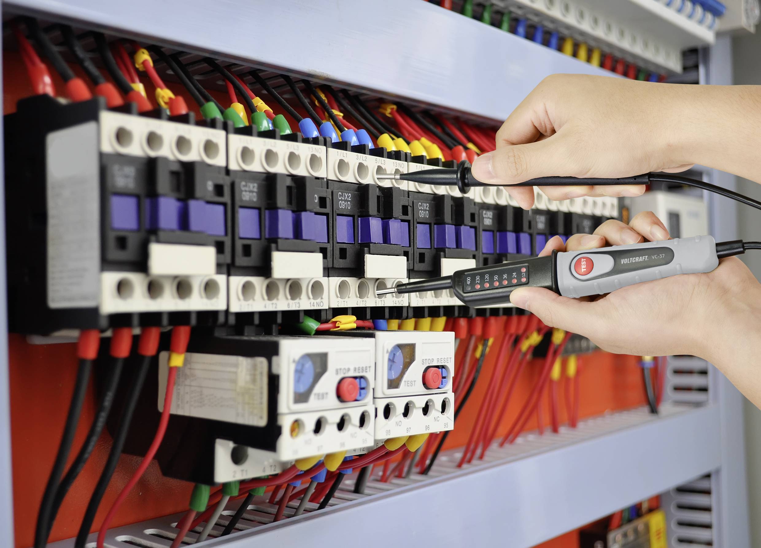 VOLTCRAFT VC 37 SE Zweipoliger Spannungsprüfer CAT III LED