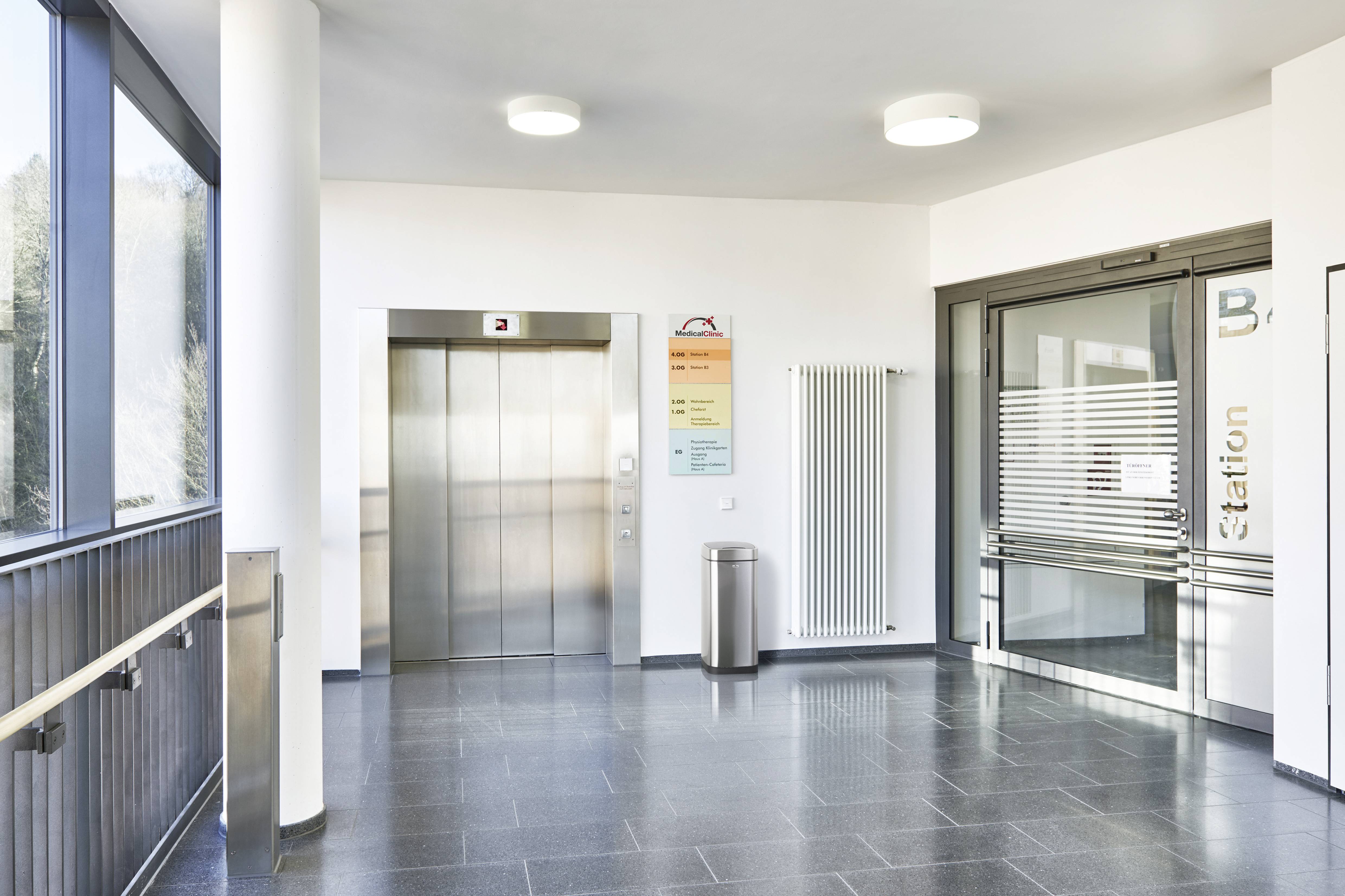 Durable 342323 Mülleimer 35 Edelstahl Silber One-Touch-Deckelöffnung 1St.