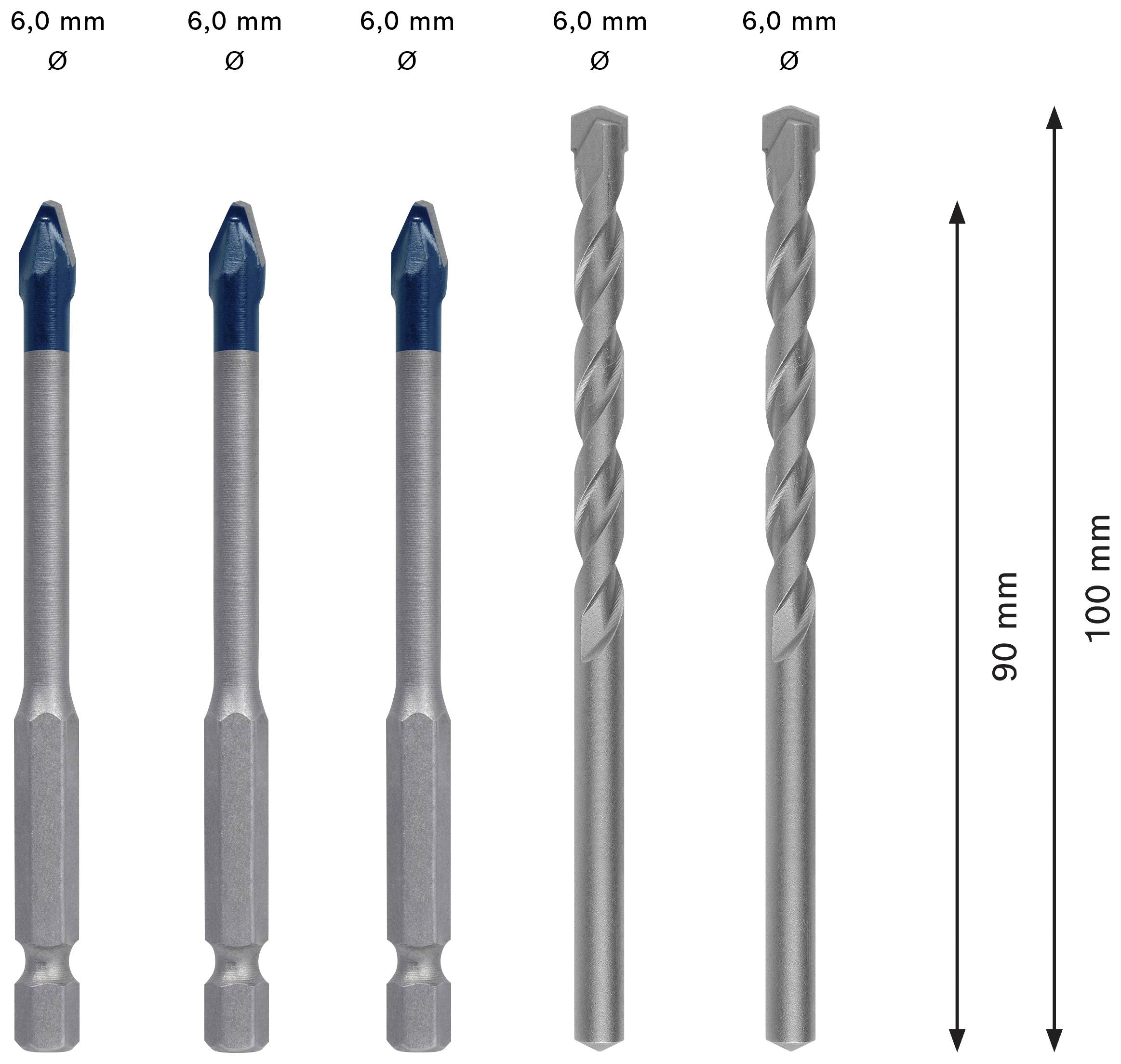Vier Bohrer: drei mit blauer Spitze und hellgrauem Schaft, einer mit spiralförmiger Rille; Größen: Ø 6,0 mm, Länge: 100 mm, Arbeitsteil: 90 mm.