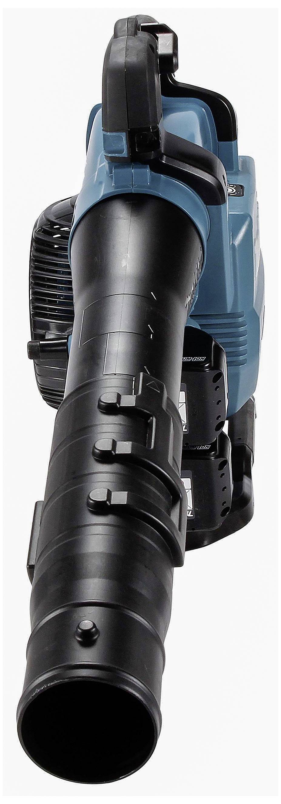 Ein blau-schwarzer Laubbläser mit ergonomischem Griff und langer Düse. Geeignet zur Reinigung von Gartenflächen und Wegen.