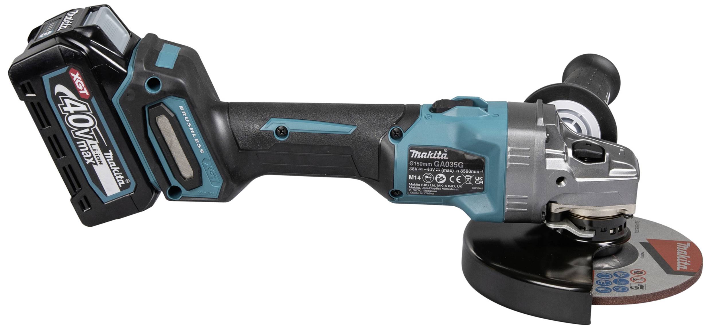 Akku-Winkelschleifer mit blau-schwarzem Design, einem seitlichen Handgriff und einer rotierenden Schleifscheibe für Metallarbeiten.