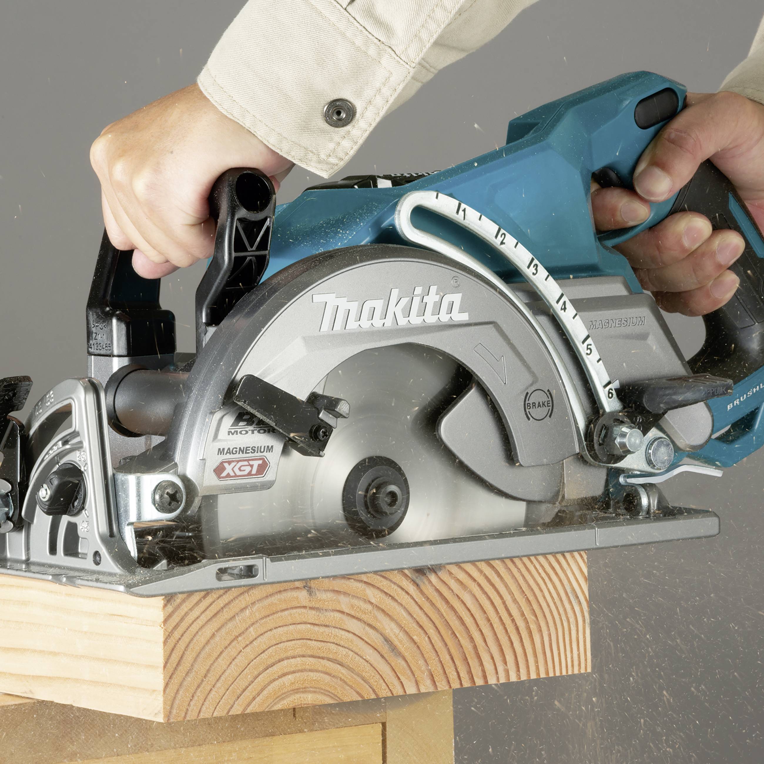 Makita Akku-Handkreissäge Schnitttiefe max. (90°) 65mm ohne Akku 40V