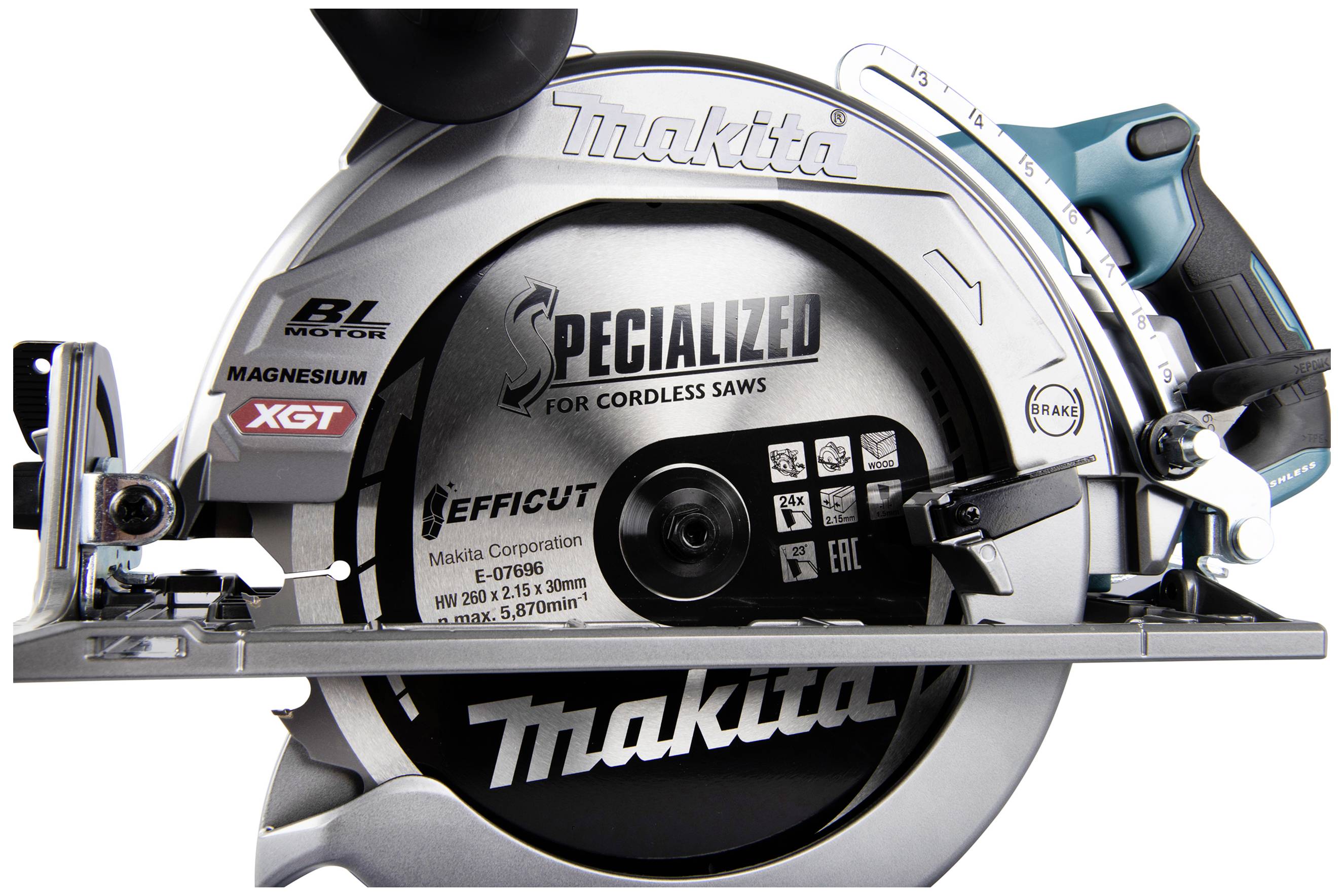 Handkreissäge von Makita mit einem silbernen Gehäuse aus Magnesium. Beschriftung zeigt 'Specialized for Cordless Saws'.