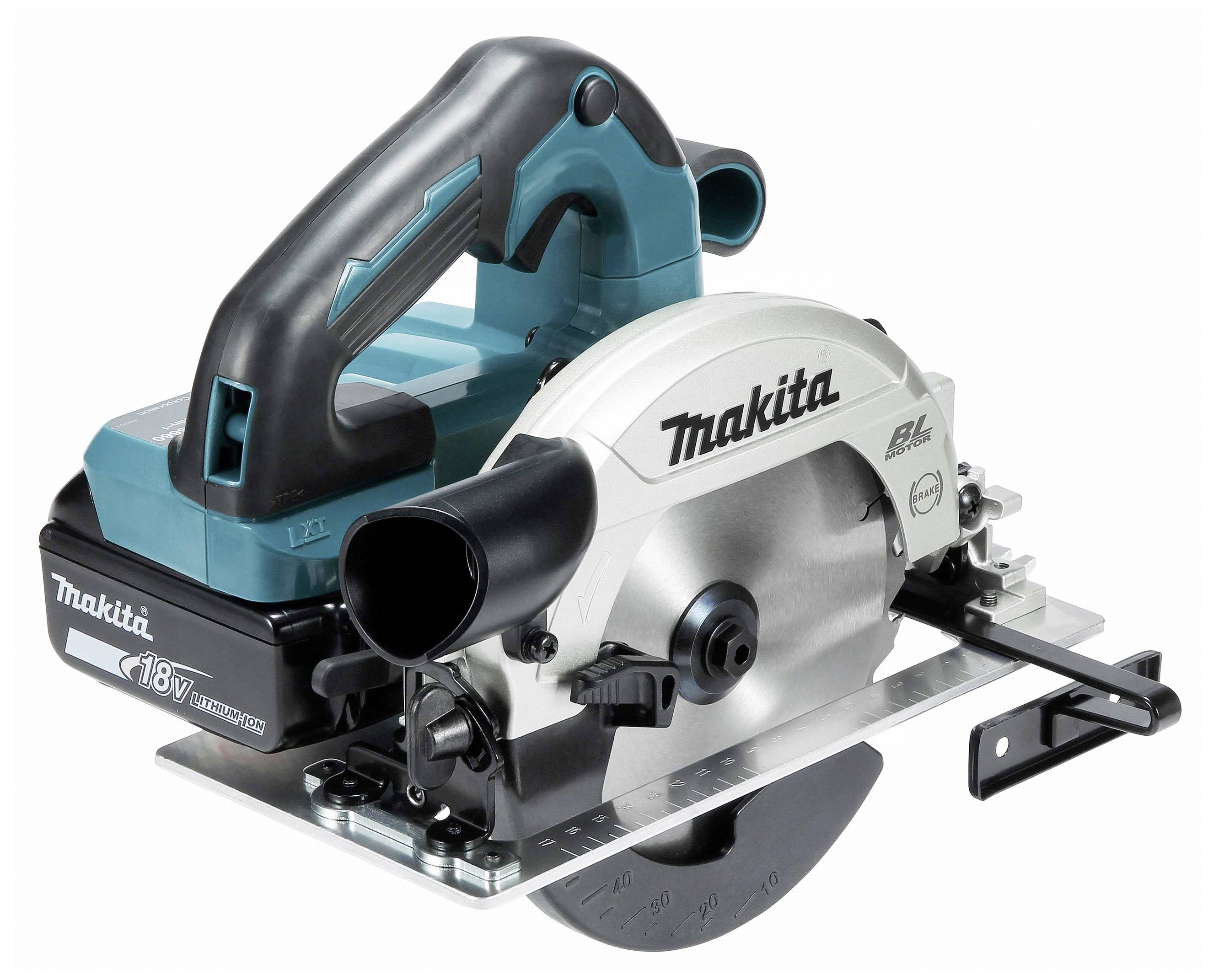 Eine kabellose Handkreissäge von Makita mit blauem Griff, silberner Klinge und Staubabsaugung. Ideal für präzises Schneiden von Holz.