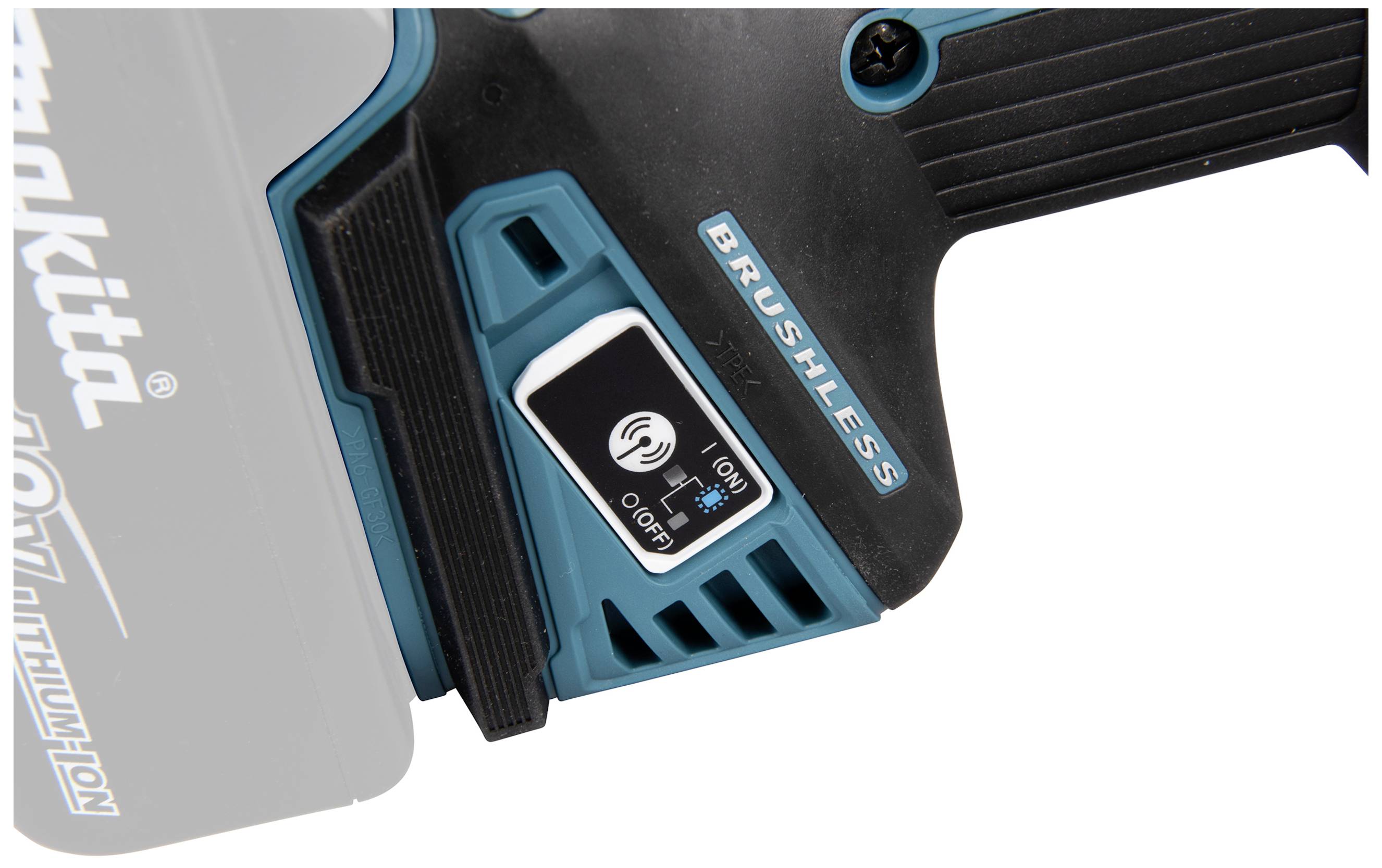 Ausschnitt eines Akkuschraubers. Sichtbar sind Teile des Gehäuses mit Markenbeschriftung und Einstellungen für 'High' und 'Low'.