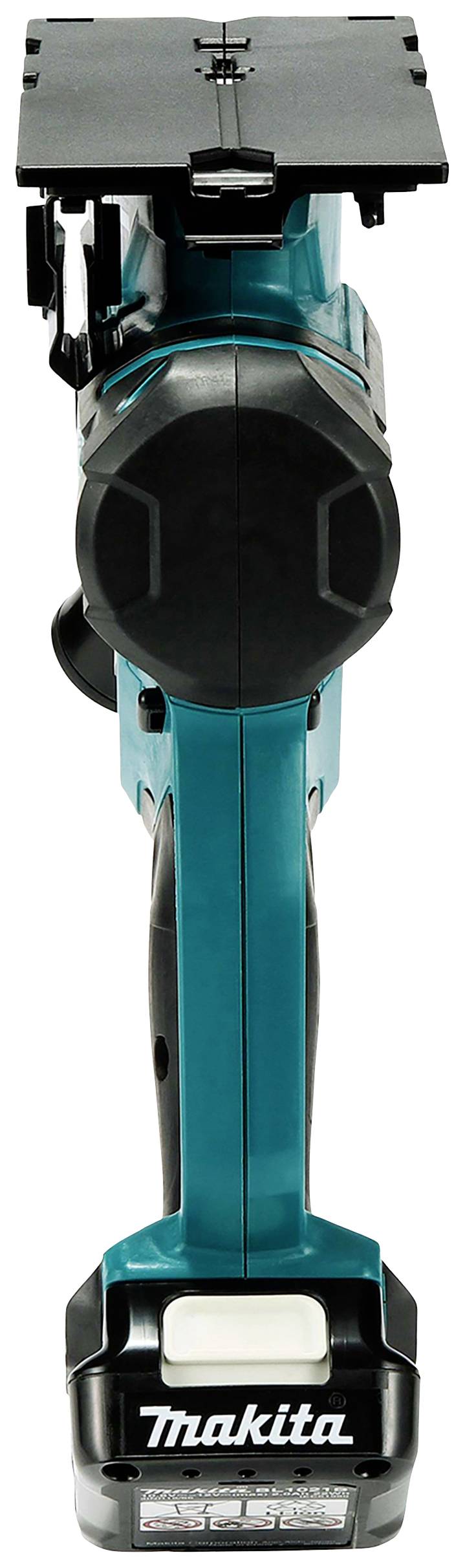 Eine türkisfarbene, akkubetriebene Handkreissäge von vorne, mit schwarzer Tischplatte und Akkufach unten. Markenname 'Makita' sichtbar.