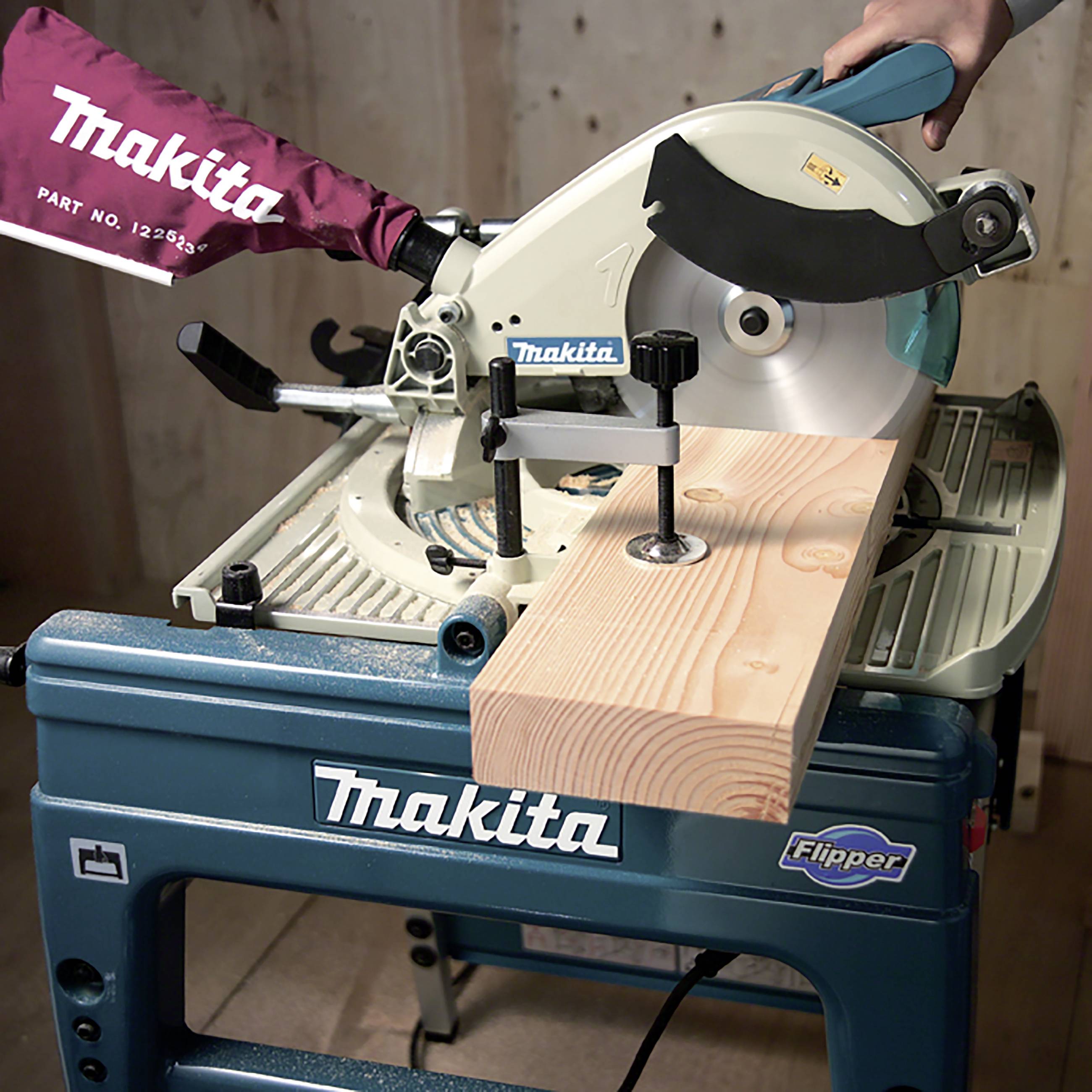 Makita Kapp-, Gehrungs- und Tischkreissäge 260mm 30mm 1650W