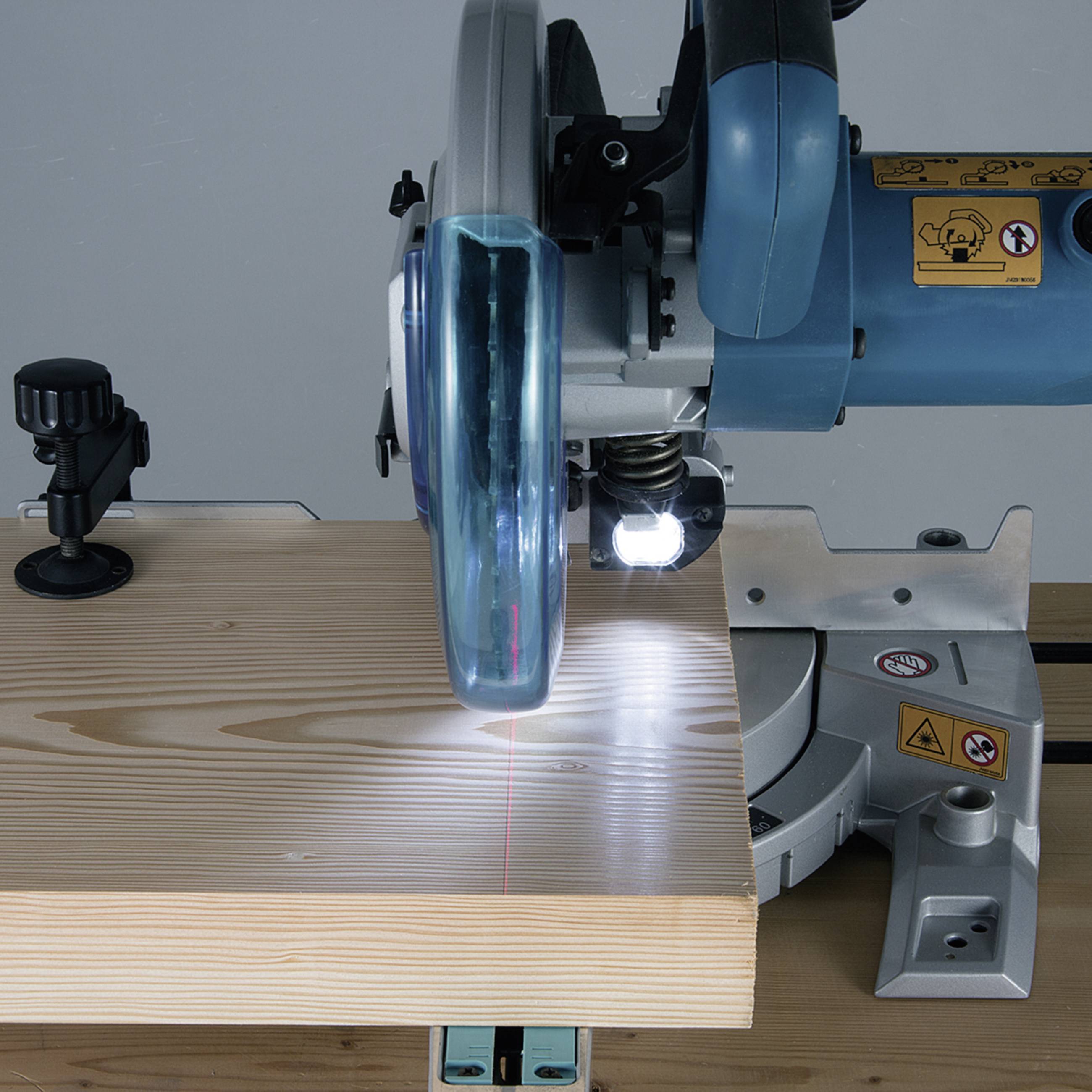 Makita Kapp- und Gehrungssäge 216 mm 30 mm 1400 W