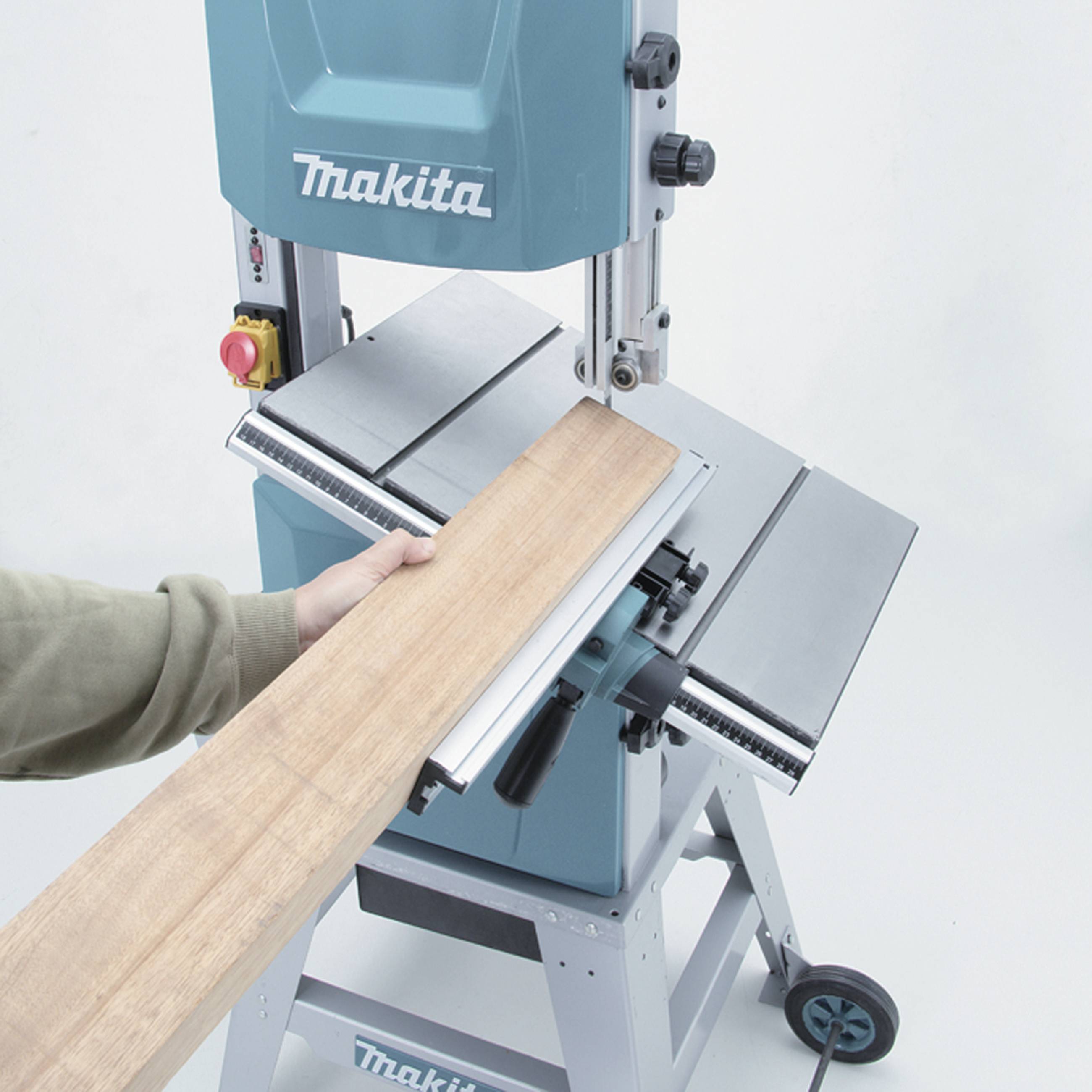 Makita Bandsäge Schnitttiefe (max.) 165mm 230V 900W Sägeblatt-Länge 2240mm