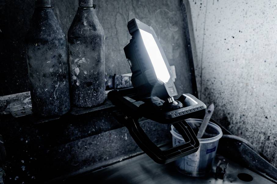 Brennenstuhl 1173070010 LED Arbeitsleuchte akkubetrieben 10W 950lm