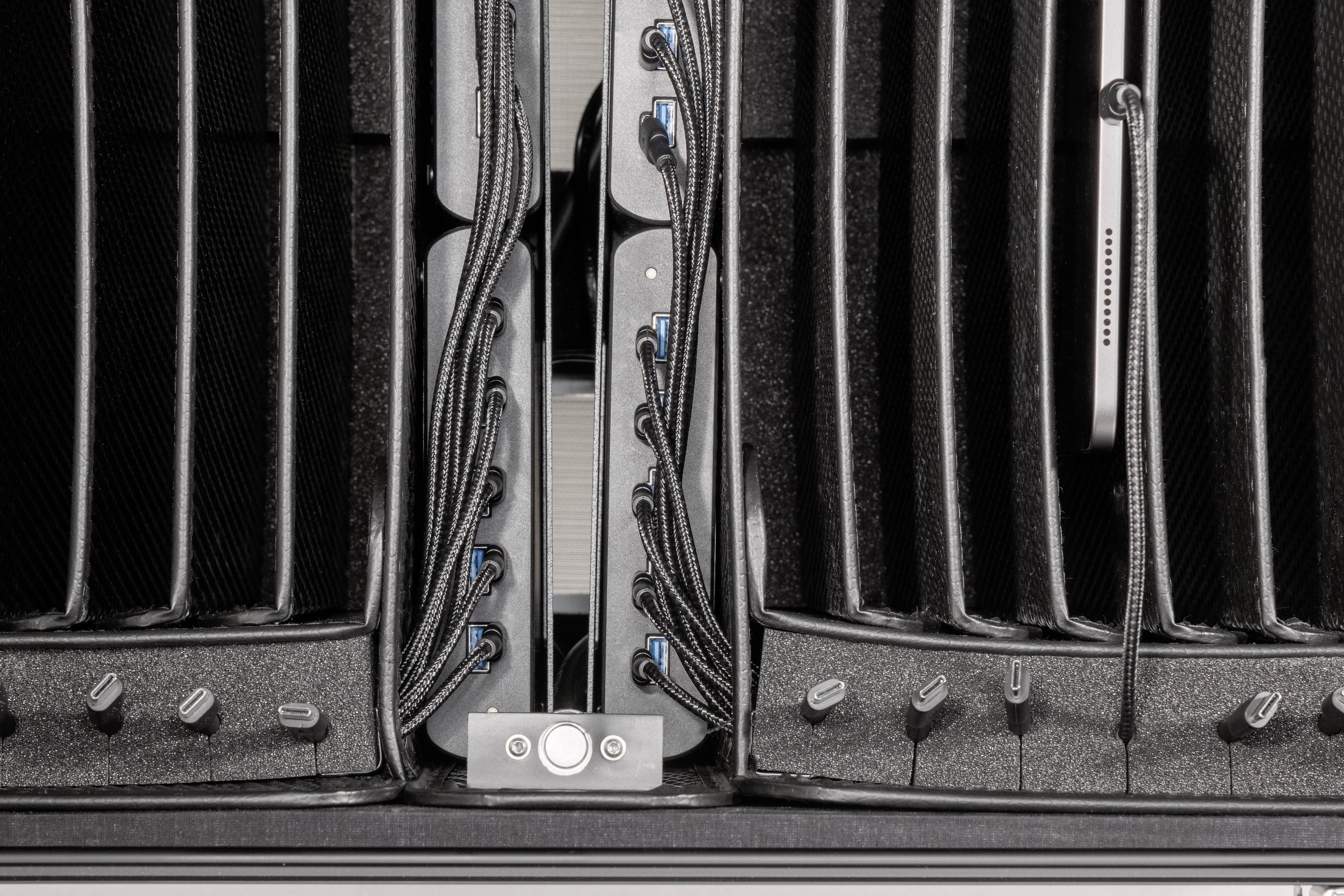 Parat PARAPROJECT Case TC20 Lade- und Managementsystem Mobiles Ladesystem für USB-Typ C™ verkabelt