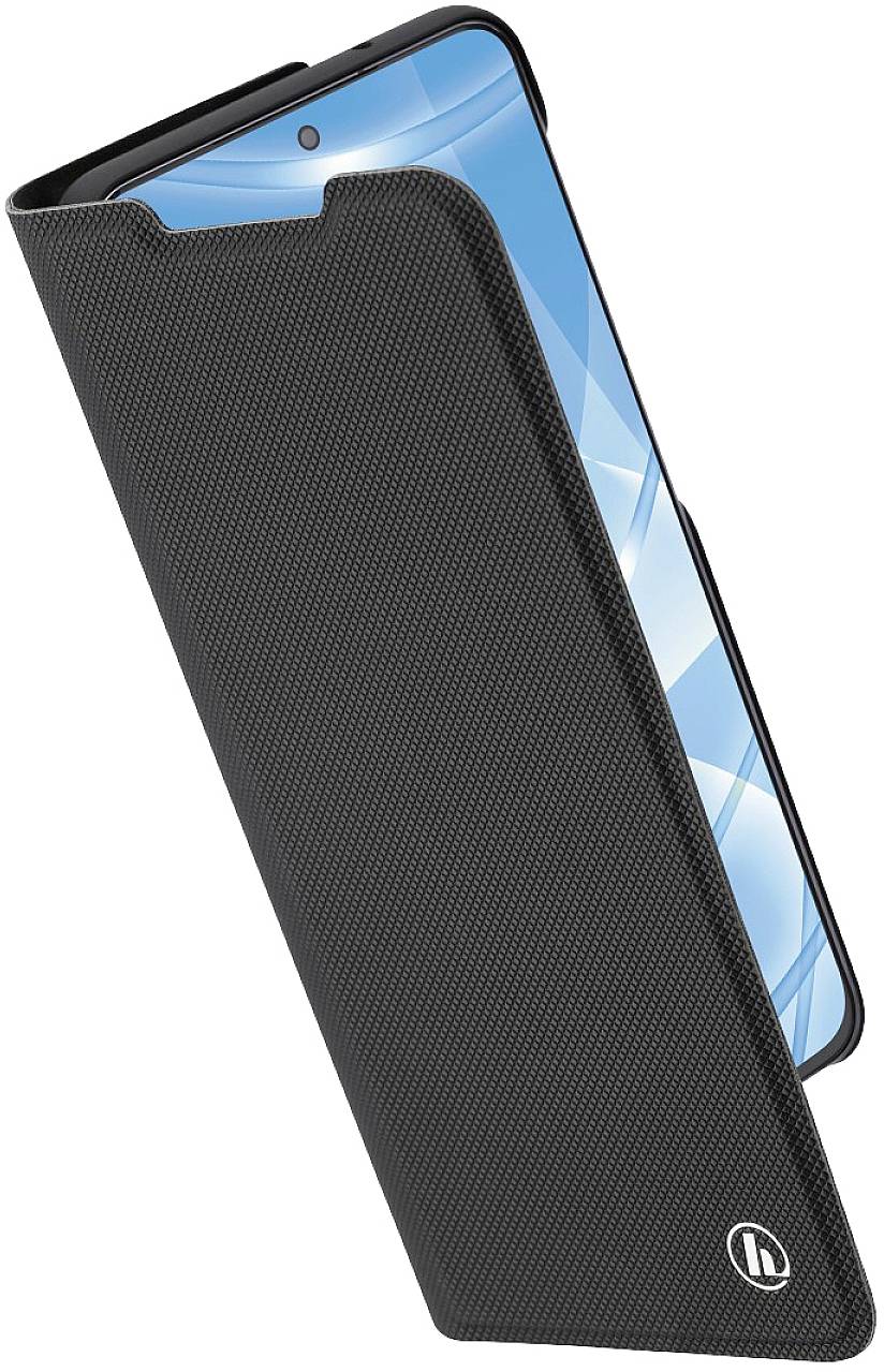 Schwarzes Smartphone in einem passenden, strukturierten Etui, das teilweise geöffnet ist und das Display sichtbar macht.