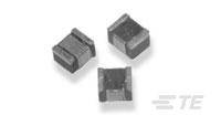Drei kleine, quadratische elektronische Bauteile mit metallischen Kontakten auf der Oberseite, vermutlich für elektronische Schaltungen.