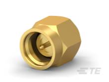 Goldener Stecker mit sechseckigem Kopf und zentralem Stift, auf weißem Hintergrund.