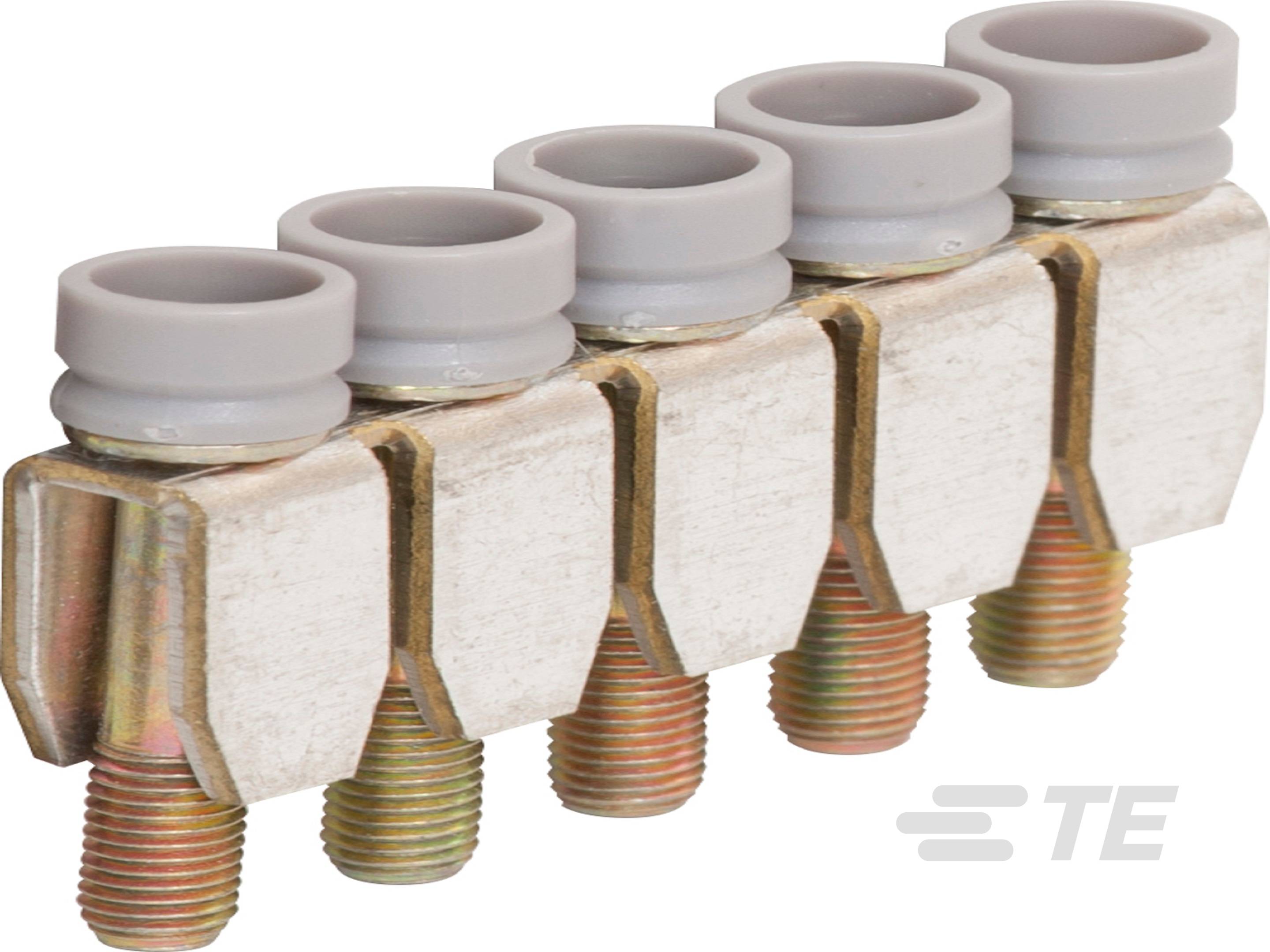 Eine Reihe von sechs metallischen Verschlusskappen auf goldfarbenen Schrauben, angeordnet nebeneinander, vor einem weißen Hintergrund.