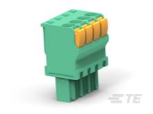 Grüner Steckverbinder mit fünf orangefarbenen Hebeln, stehend, zum Anschluss elektrischer Leitungen.