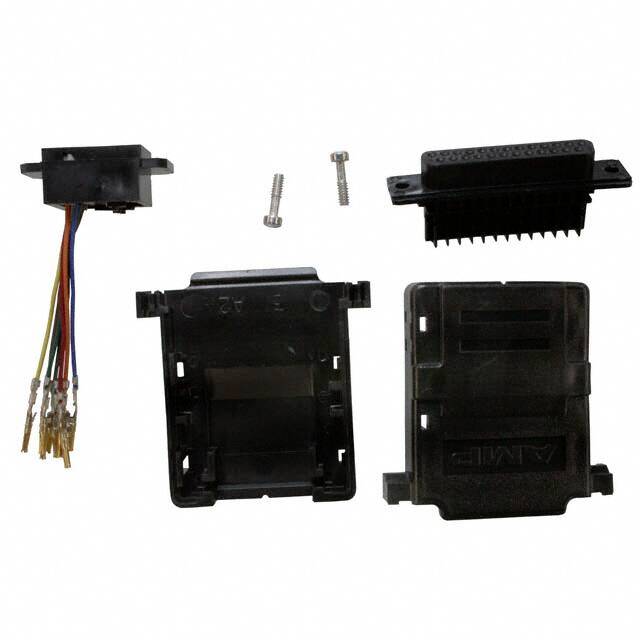 Ein Elektronik-Bausatz mit verschiedenen Steckern, Kabeln und Schrauben, bereit zur Montage. Geeignet für Bastel- oder Reparaturarbeiten.