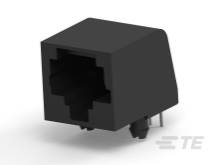 Ein schwarzer RJ45-Netzwerkanschluss mit sichtbaren Metallpins, verwendet für Ethernet-Verbindungen in Computernetzwerken.