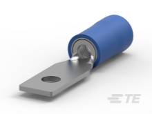 Blau isolierte Ringkabelschuhklemme aus Metall und Kunststoff, seitliche Ansicht. Geeignet für Kabelverbindungen in elektrischen Anwendungen.