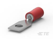 Metallverbindungsstück mit roter Isolierung, hat ein Loch für die Befestigung an einem Kabel oder einer Oberfläche, auf weißem Hintergrund.