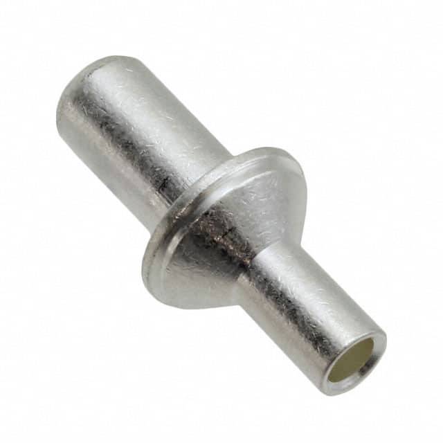 Silberner zylindrischer Metallverbinder mit einem breiteren Mittelteil, auf weißem Hintergrund. Verwendet in technischen Anwendungen.
