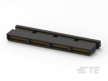 Ein schwarzer, rechteckiger elektronischer Steckverbinder mit mehreren goldfarbenen Anschlüssen, für Leiterplatten verwendet.