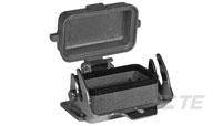 Metallgehäuse mit offenem Deckel, bereit zur Aufnahme von elektronischen Komponenten. Hochwertige Bauweise für effiziente Abschirmung.