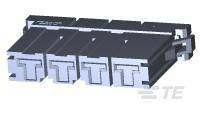 Ein 3D-Modell eines Abschnitts eines mechanischen oder elektronischen Bauteils, bestehend aus drei identischen, nebeneinander angeordneten Modulen.
