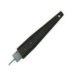 Ein schwarzes Handwerkzeug mit einem schmalen Griff und einer kleinen Metallspitze am Ende, wahrscheinlich zum Präzisionsarbeiten.