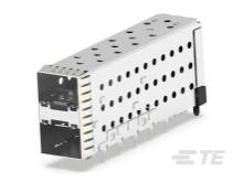 Ein SFP-Modul, das zur Erweiterung von Netzwerkverbindungen verwendet wird. Es ist silberfarben und hat mehrere Steckplätze.