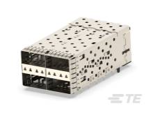 Ein rechteckiger, perforierter Metallanschluss für technische Geräte, vermutlich ein elektrischer oder Datenanschlussadapter.