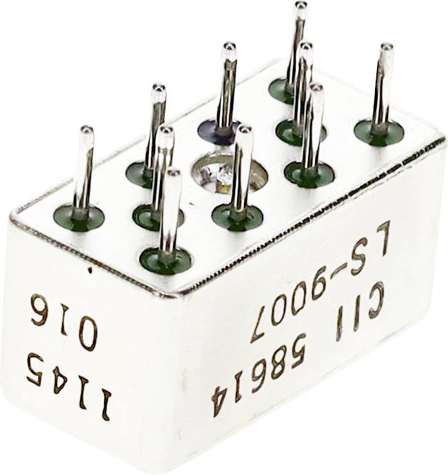 Nahaufnahme einer rechteckigen elektronischen Komponente mit mehreren Anschlüssen, die an einer Seite hervorstehen, gekennzeichnet mit 'C11 56814 LS-9007'.
