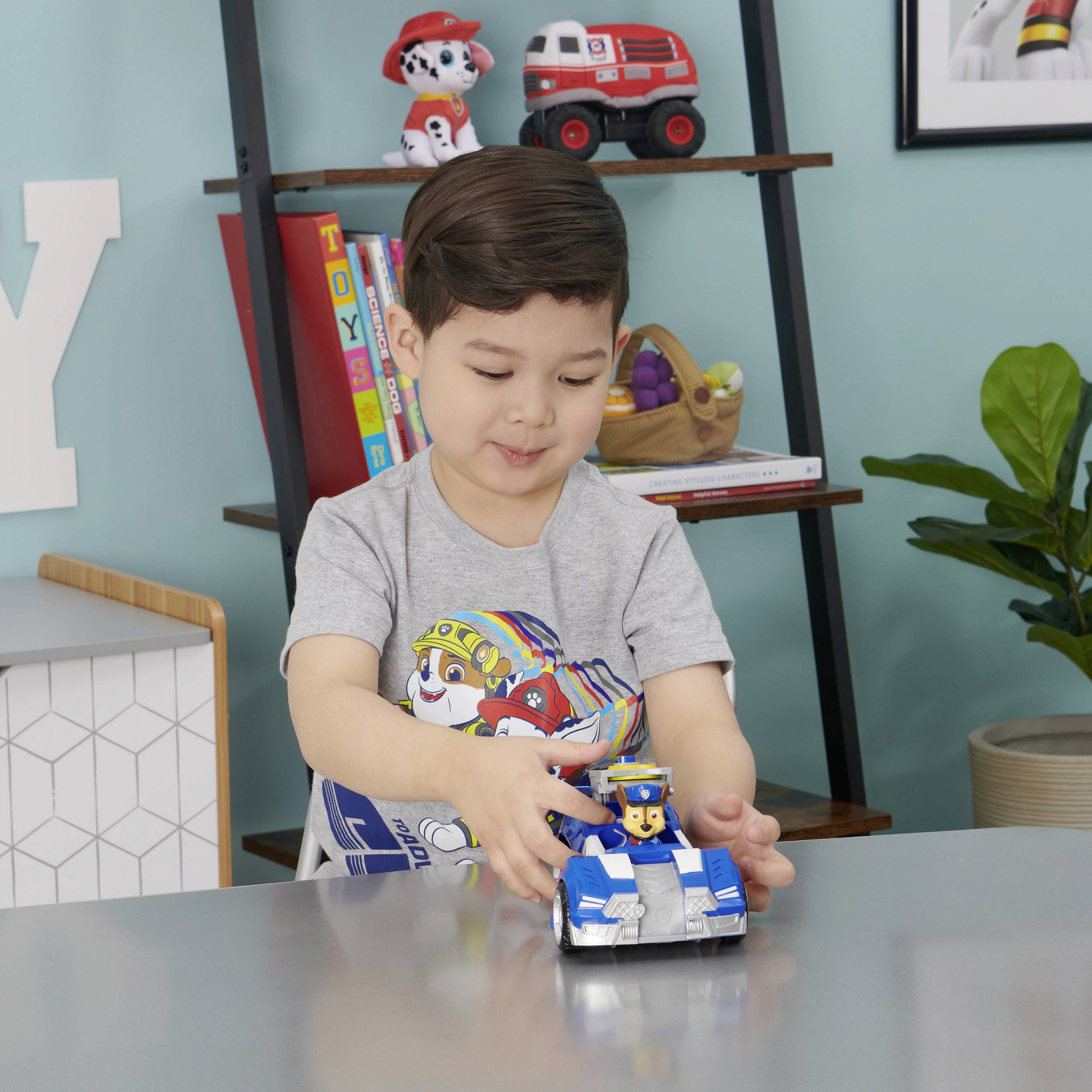 Paw Patrol Chases Deluxe Basis Fahrzeug aus dem Kinofilm mit Hundefigur, Spielzeugauto