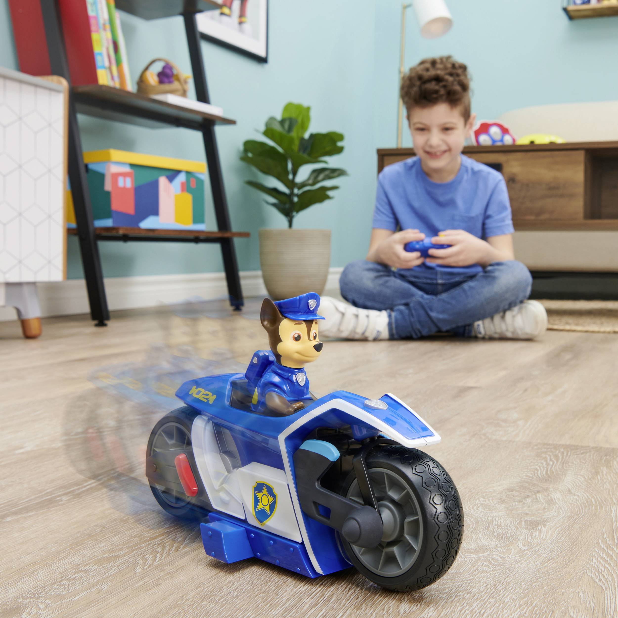 PAW PATROL Chase Polizeiauto Ferngesteuert - Mit Licht & Sound, 25 Cm Groß, Perfekt Für Kids Ab 3